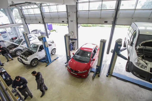 Autotech — φωτογραφία συνεργείου